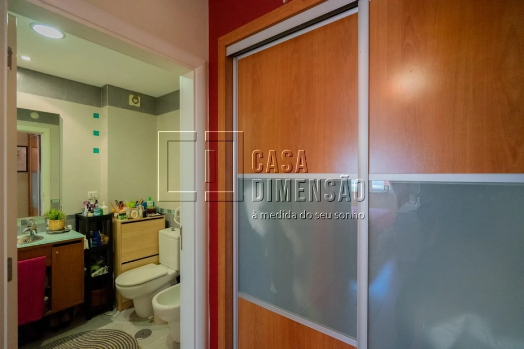 Apartamento T2 para Venda em Carnaxide e Queijas Foto 44