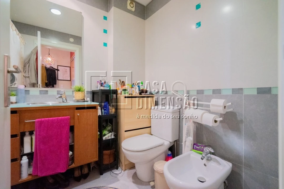 Apartamento T2 para Venda em Carnaxide e Queijas Foto 47