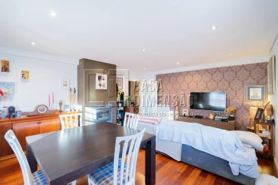 Apartamento T2 para Venda em Carnaxide e Queijas