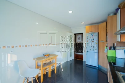 Apartamento T2 para Venda em Carnaxide e Queijas