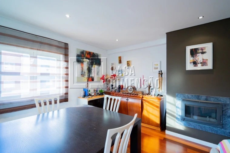 Apartamento T2 para Venda em Carnaxide e Queijas Foto 19
