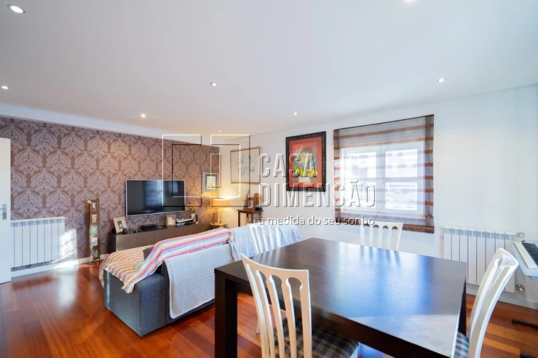 Apartamento T2 para Venda em Carnaxide e Queijas Foto 22