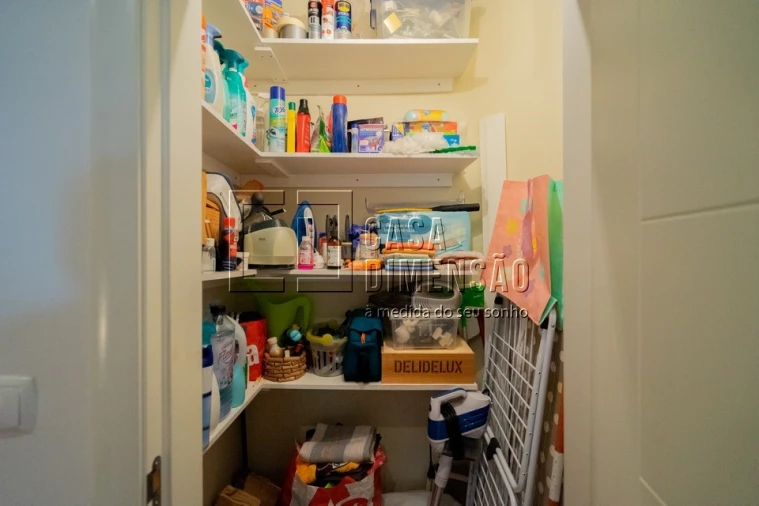 Apartamento T2 para Venda em Carnaxide e Queijas Foto 35