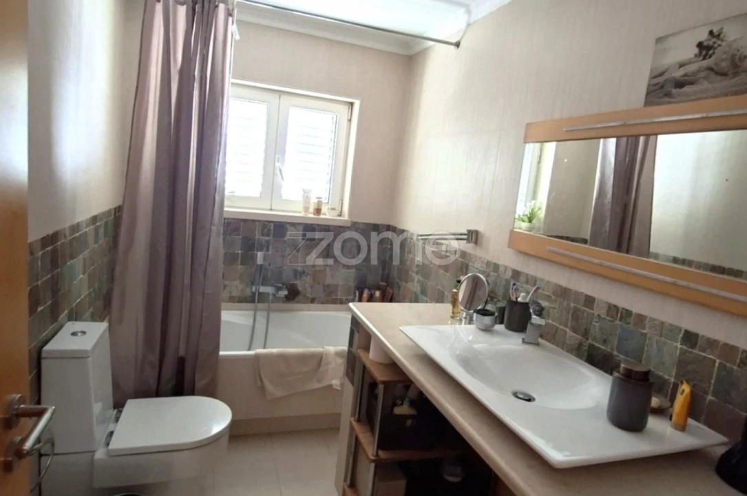 Moradia T4 para Venda em Santa Iria de Azoia, São João da Talha e Bobadela Foto 14