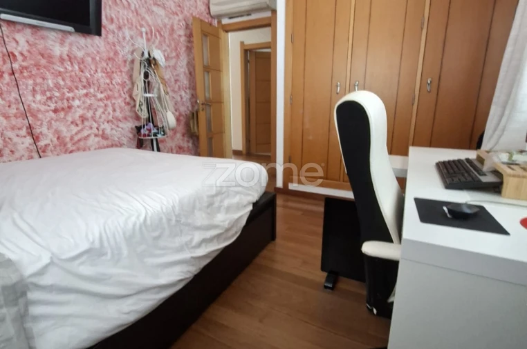 Moradia T4 para Venda em Santa Iria de Azoia, São João da Talha e Bobadela Foto 10