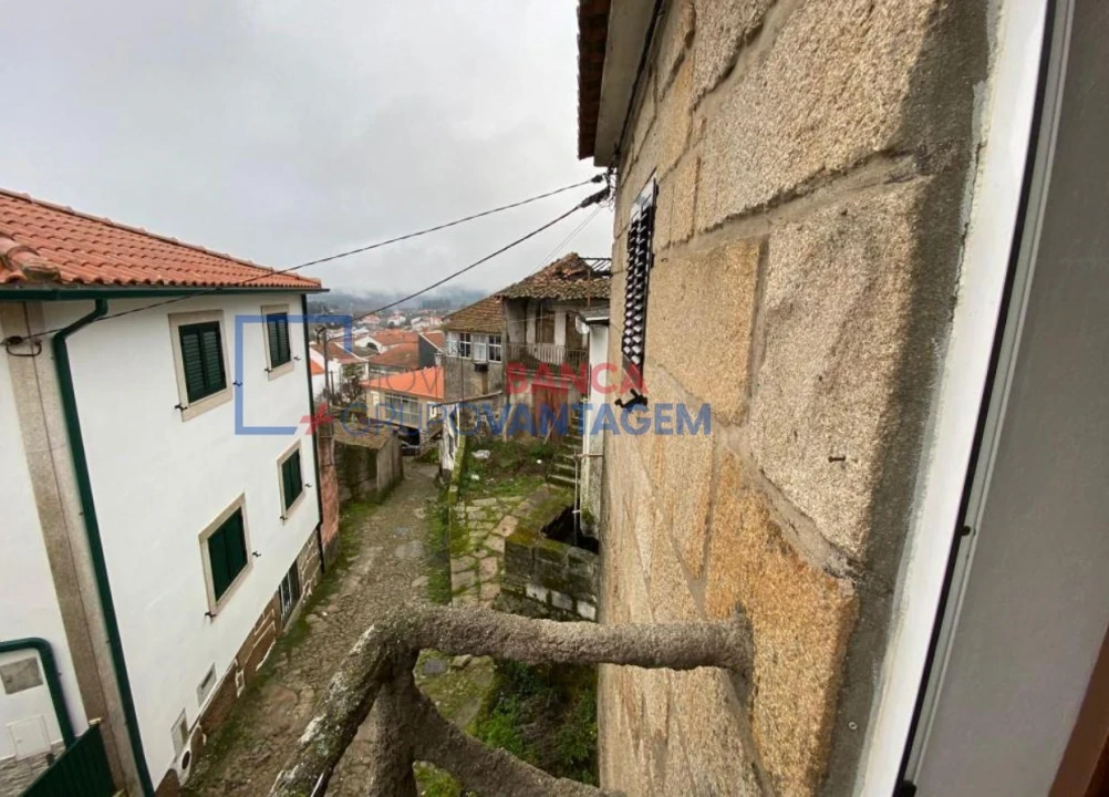 Moradia T2 para Venda em Sanfins do Douro Foto 20