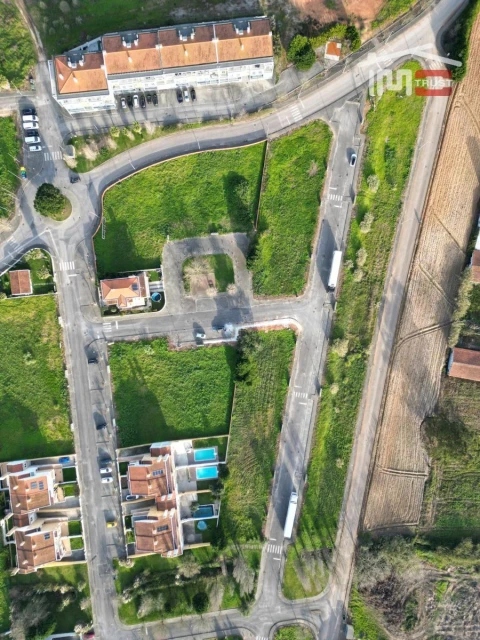 Terreno para Venda em Campelos e Outeiro da Cabeça