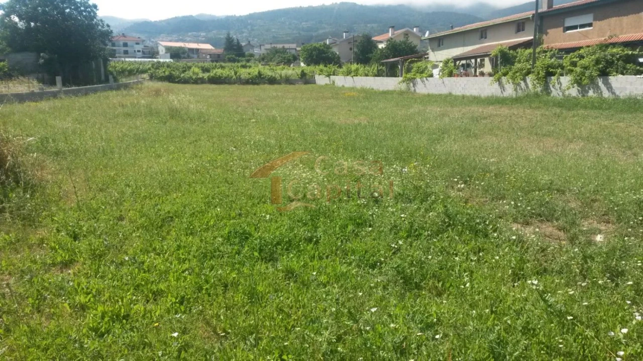 Terreno para Venda em Lordelo Foto 1