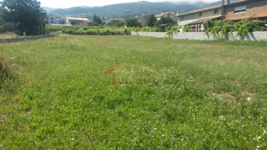 Terreno para Venda em Lordelo Foto 1