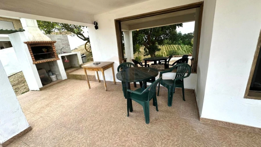 Moradia T3 para Venda em Usseira Foto 10