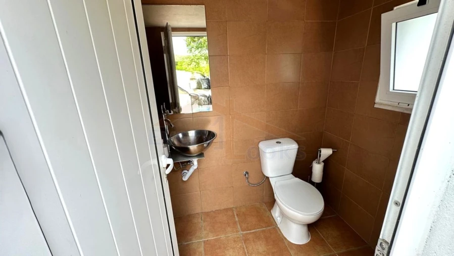 Moradia T3 para Venda em Usseira Foto 25