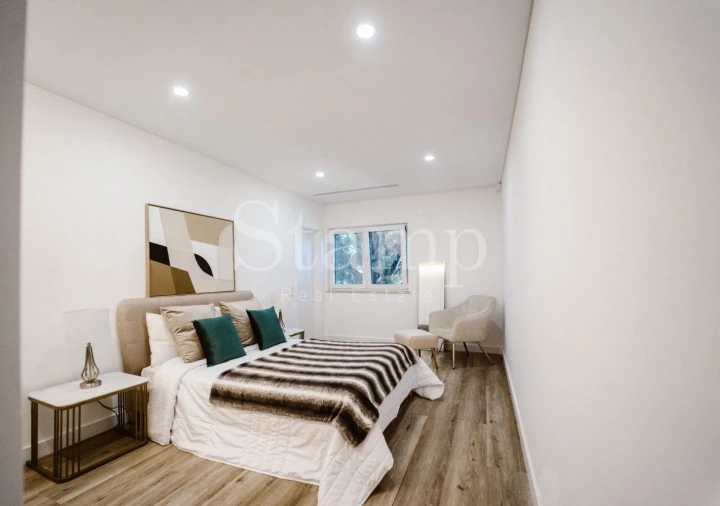 Moradia T4 para Venda em Charneca de Caparica e Sobreda Foto 18