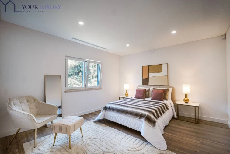 Moradia T5 para Venda em Charneca de Caparica e Sobreda Foto 16