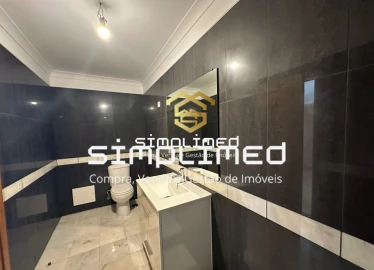 Moradia T4 para Venda em Sesimbra (Castelo)