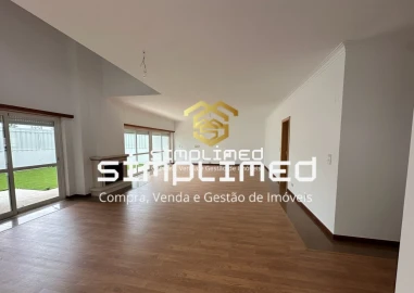 Moradia T4 para Venda em Sesimbra (Castelo)