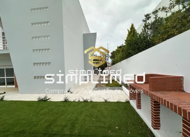 Moradia T4 para Venda em Sesimbra (Castelo)
