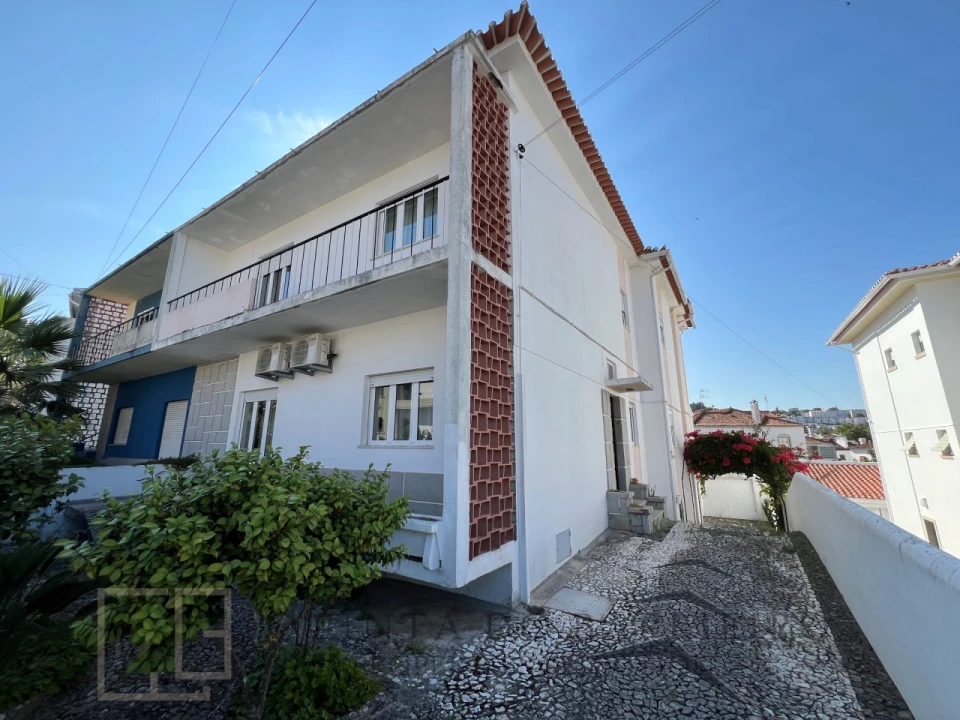 Moradia T9 para Venda em Sé e São Lourenço Foto 1