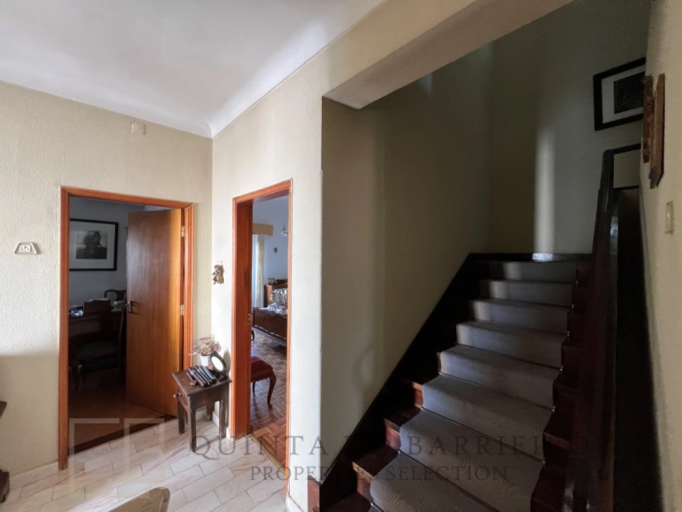 Moradia T9 para Venda em Sé e São Lourenço Foto 11