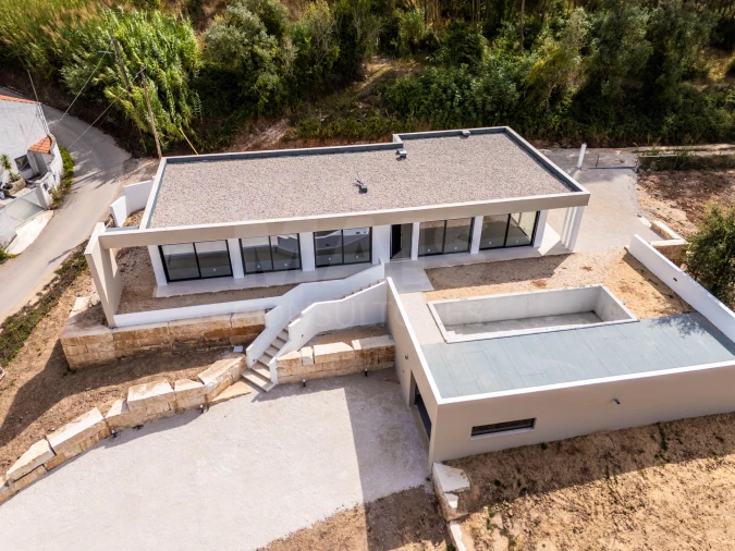 Moradia T3 para Venda em Alvorninha Foto 2