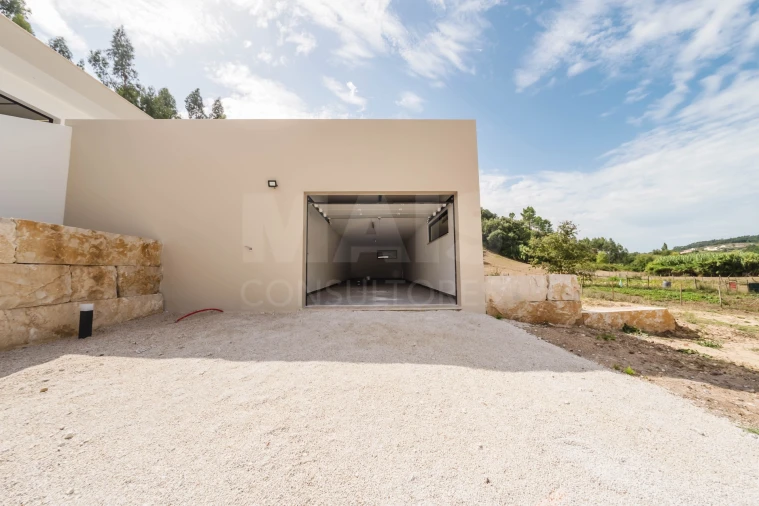 Moradia T3 para Venda em Alvorninha Foto 8