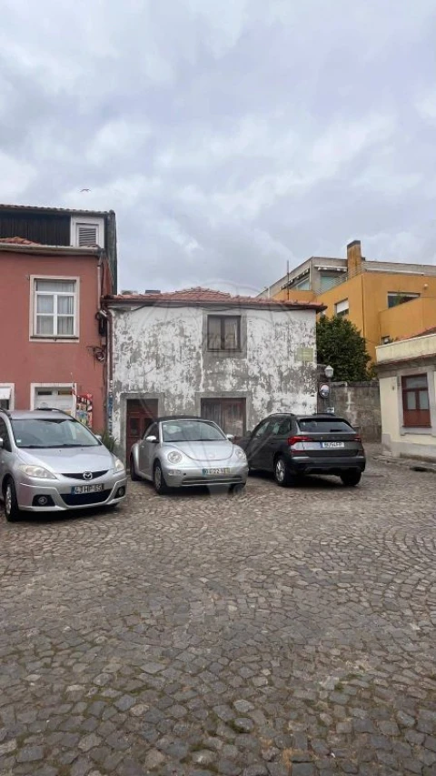 Moradia T2 para Venda em Aldoar, Foz do Douro e Nevogilde