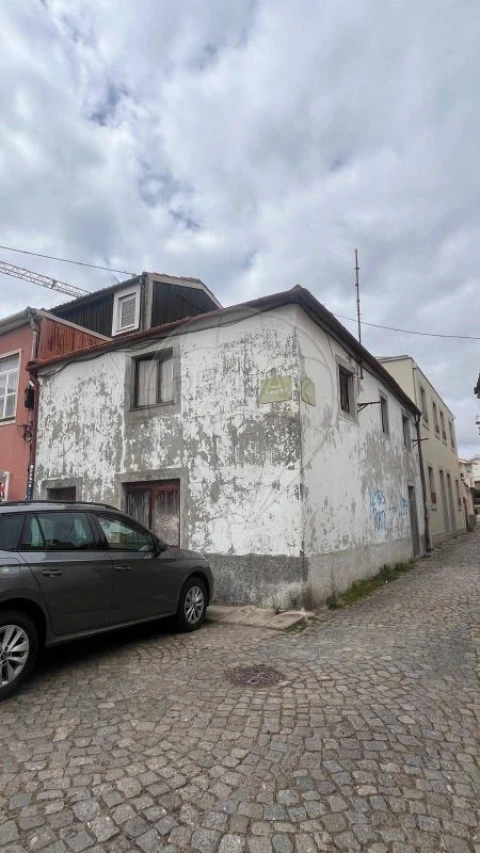 Moradia T2 para Venda em Aldoar, Foz do Douro e Nevogilde