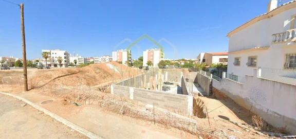 Moradia T5 para Venda em Montenegro