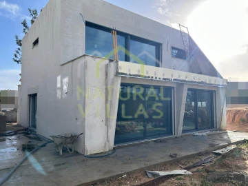 Moradia T4 para Venda em Montenegro