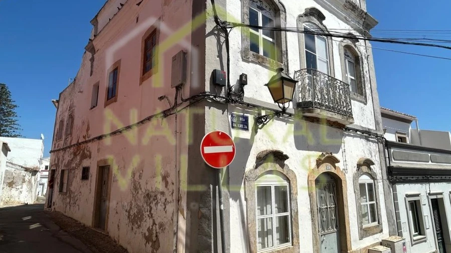 Prédio para Venda em Conceição e Estoi