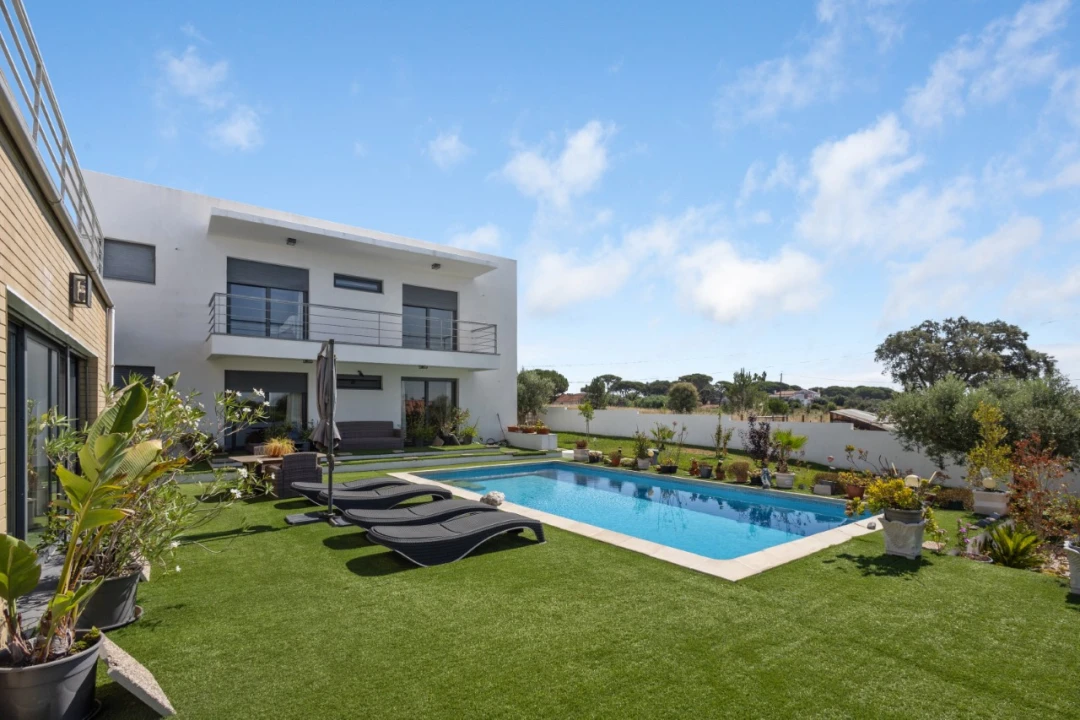 Moradia T4 para Venda em Santa Maria do Castelo e Santiago e Santa Susana Foto 8