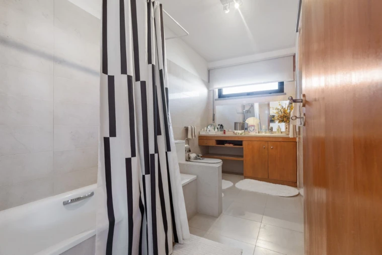 Moradia T4 para Venda em Santa Maria do Castelo e Santiago e Santa Susana Foto 14