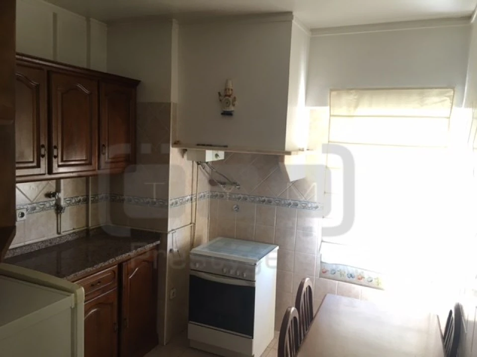 Apartamento T2 para Venda em São João Baptista e Santa Maria dos Olivais Foto 3