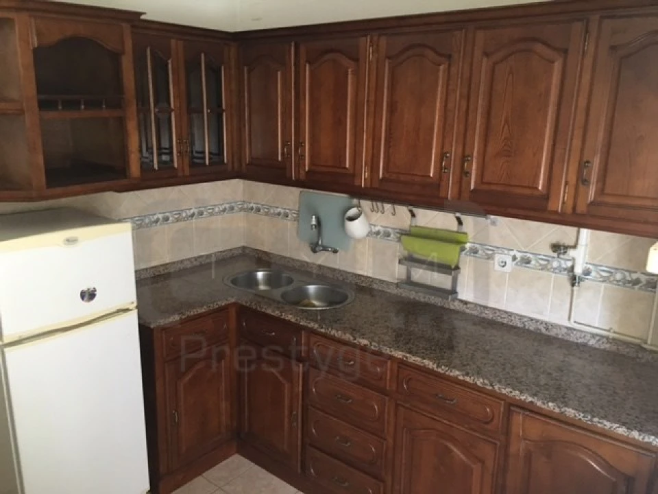 Apartamento T2 para Venda em São João Baptista e Santa Maria dos Olivais Foto 6