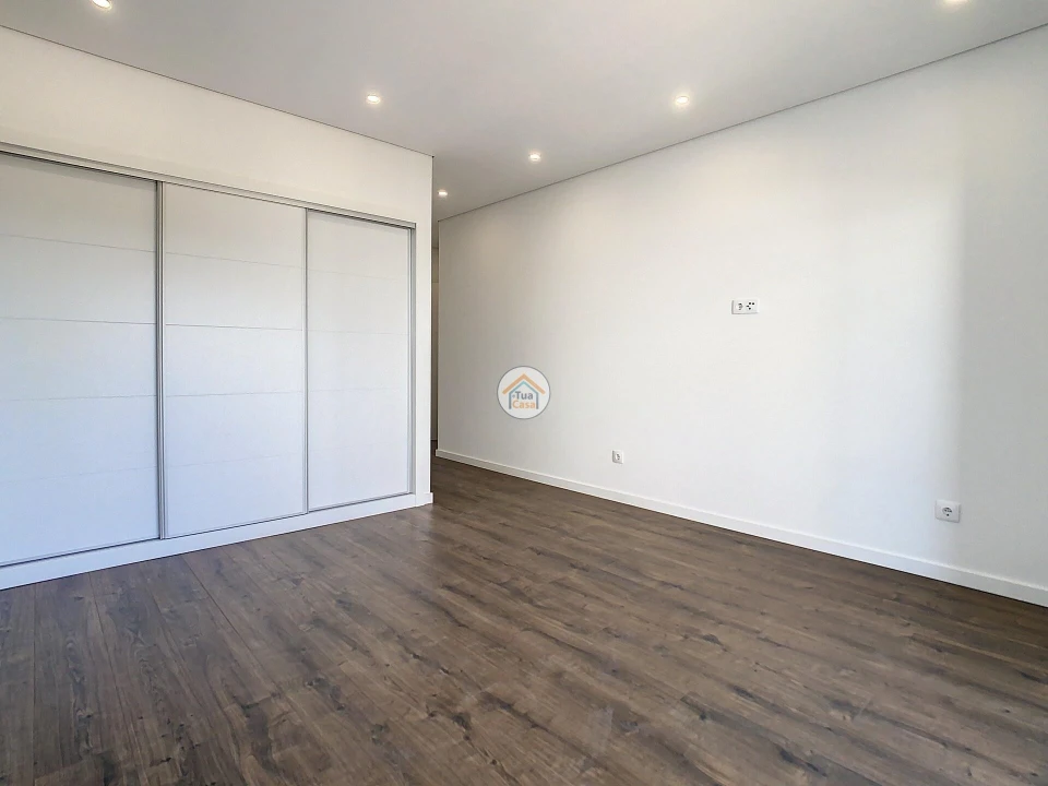 Apartamento T1 para Venda em Olhão Foto 25