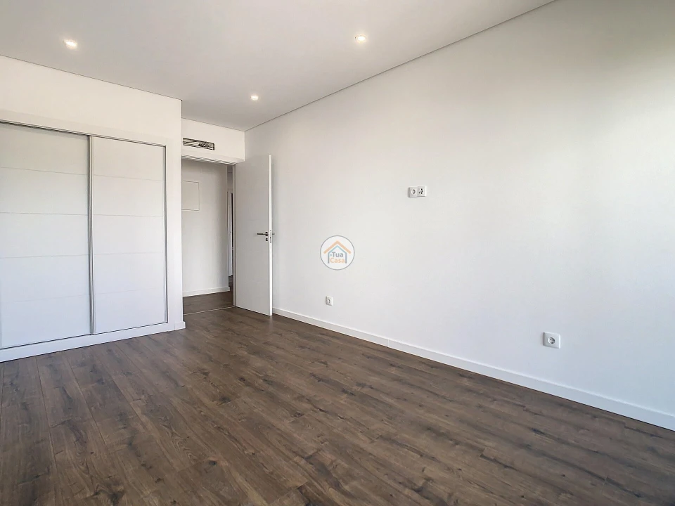 Apartamento T1 para Venda em Olhão Foto 23
