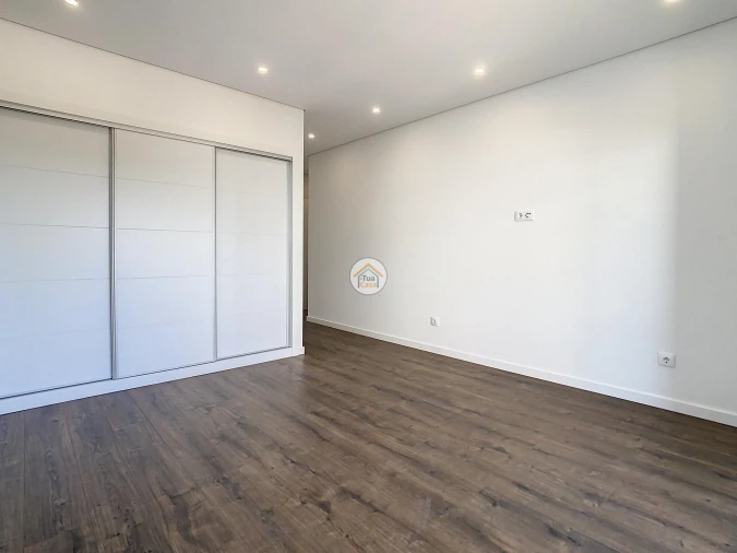 Apartamento T1 para Venda em Olhão Foto 25