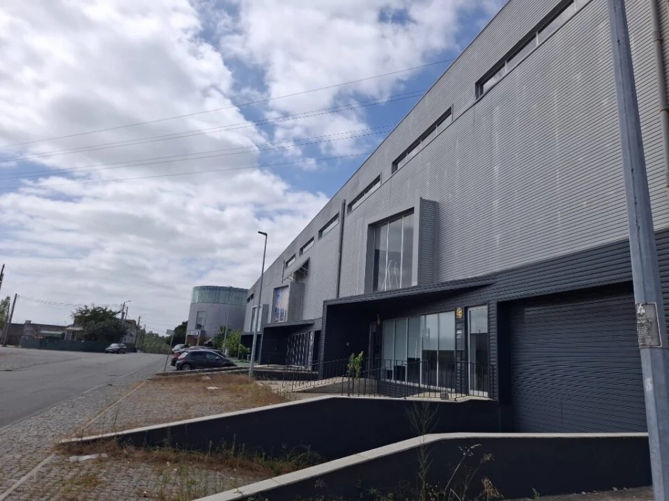 Armazém para Venda em Santo Tirso, Couto (Santa Cristina e São Miguel) e Burgães Foto 3