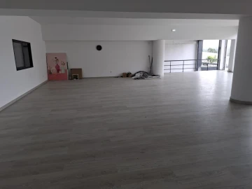 Armazém para Venda em Santo Tirso, Couto (Santa Cristina e São Miguel) e Burgães