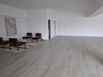 Armazém para Venda em Santo Tirso, Couto (Santa Cristina e São Miguel) e Burgães