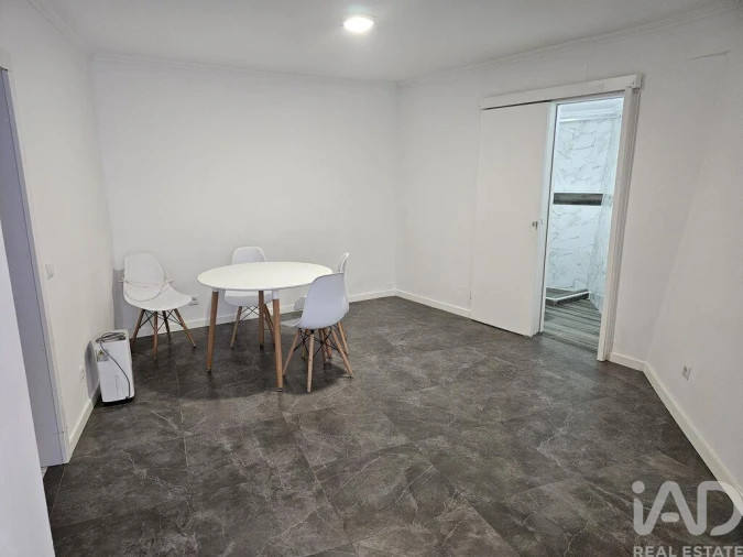 Prédio para Venda em Eiras e São Paulo de Frades Foto 21