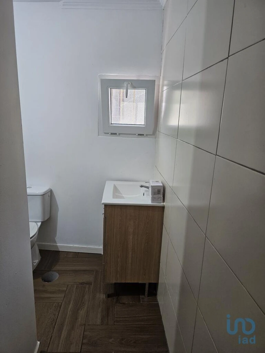 Prédio para Venda em Eiras e São Paulo de Frades Foto 10