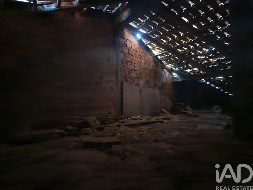 Prédio para Venda em Eiras e São Paulo de Frades Foto 23