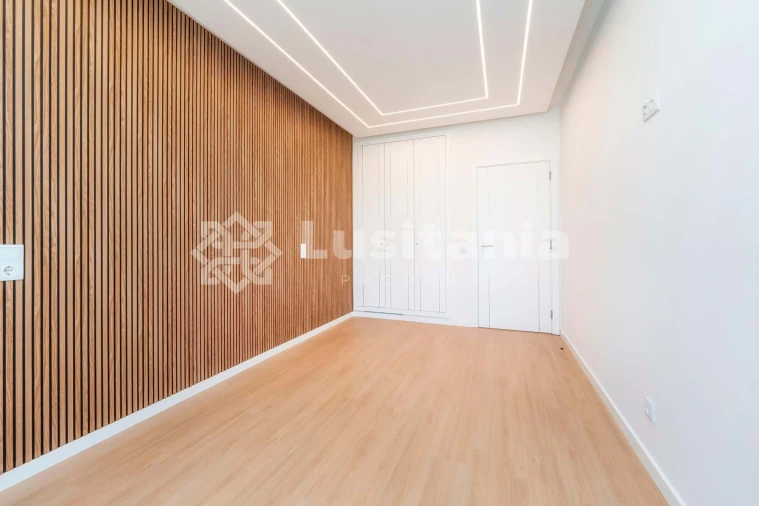 Apartamento T3 para Venda em Quarteira Foto 17