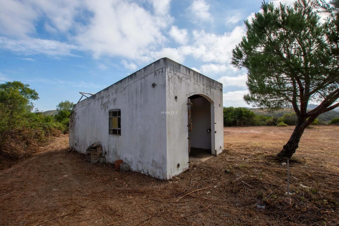 Terreno para Venda em Lagos (São Sebastião e Santa Maria) Foto 9