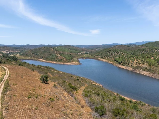 Terreno para Venda em Lagos (São Sebastião e Santa Maria) Foto 3