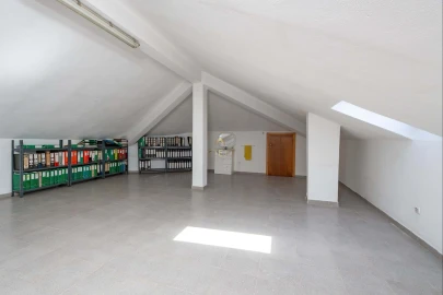 Moradia T6 para Venda em Santa Iria de Azoia, São João da Talha e Bobadela