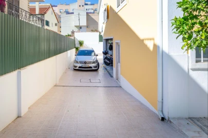 Moradia T6 para Venda em Santa Iria de Azoia, São João da Talha e Bobadela