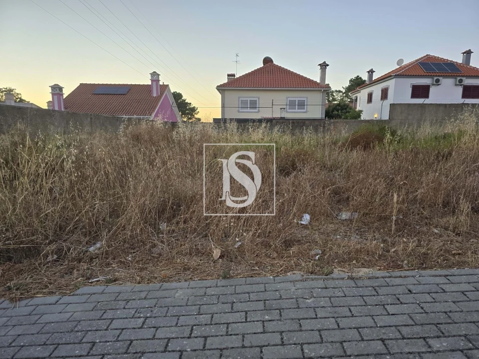 Terreno para Venda em Charneca de Caparica e Sobreda Foto 1