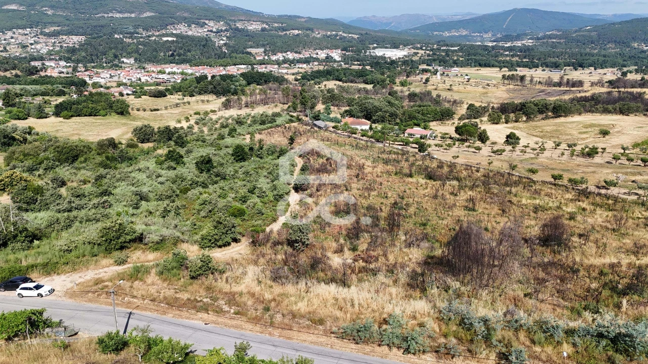 Terreno para Venda em Bornes de Aguiar Foto 17