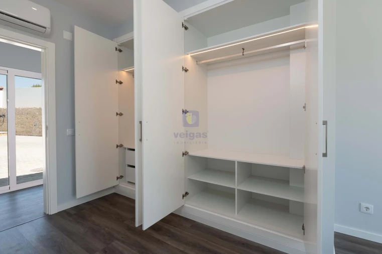 Moradia T4 para Arrendamento em Alfeizerão Foto 21